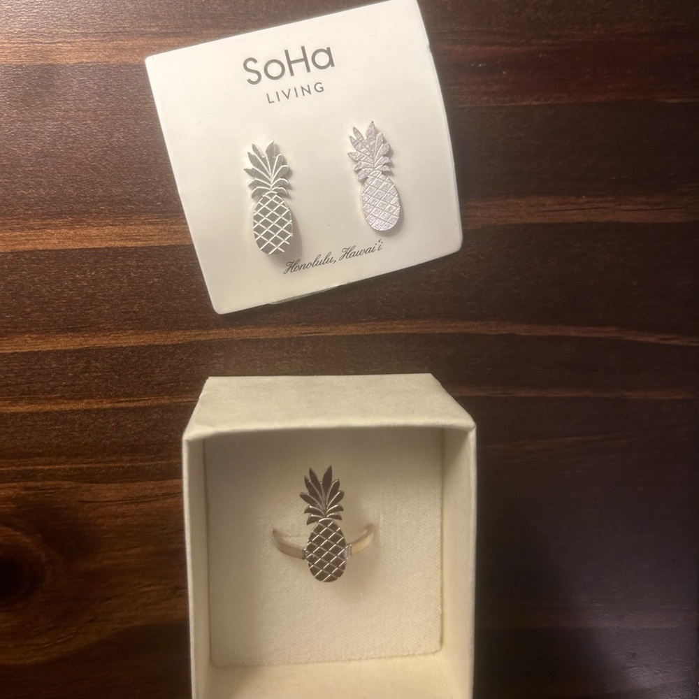 Hawaiian pineapple ring and earring set